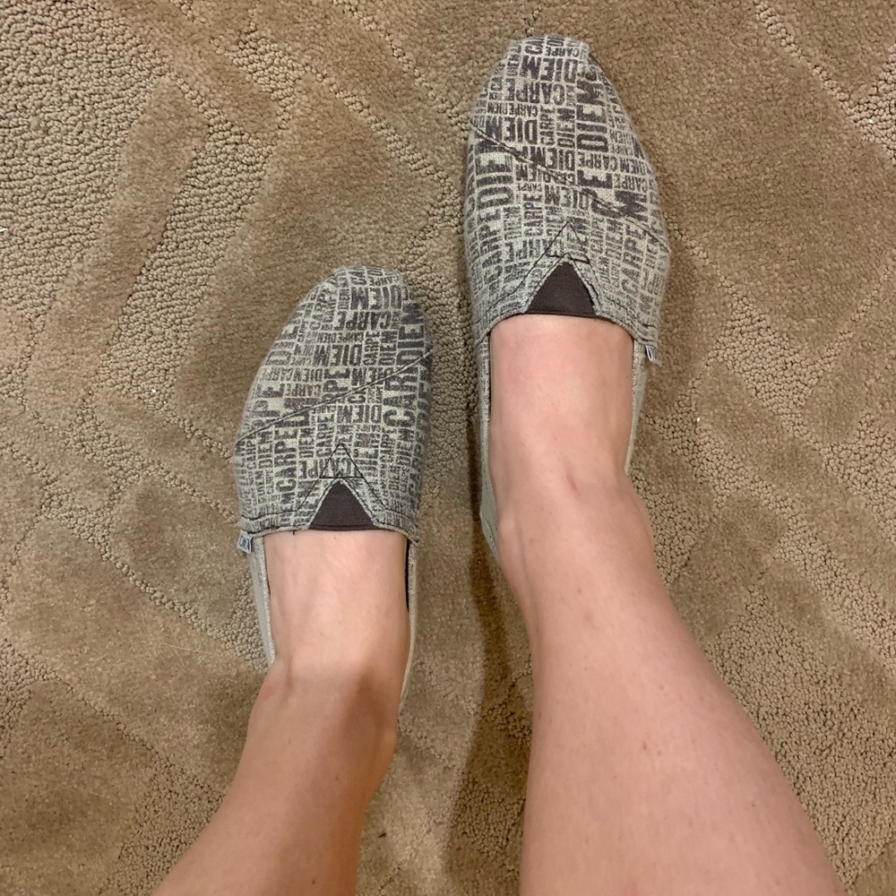 Toms Women’s Burlap Carpe Diem shoes
